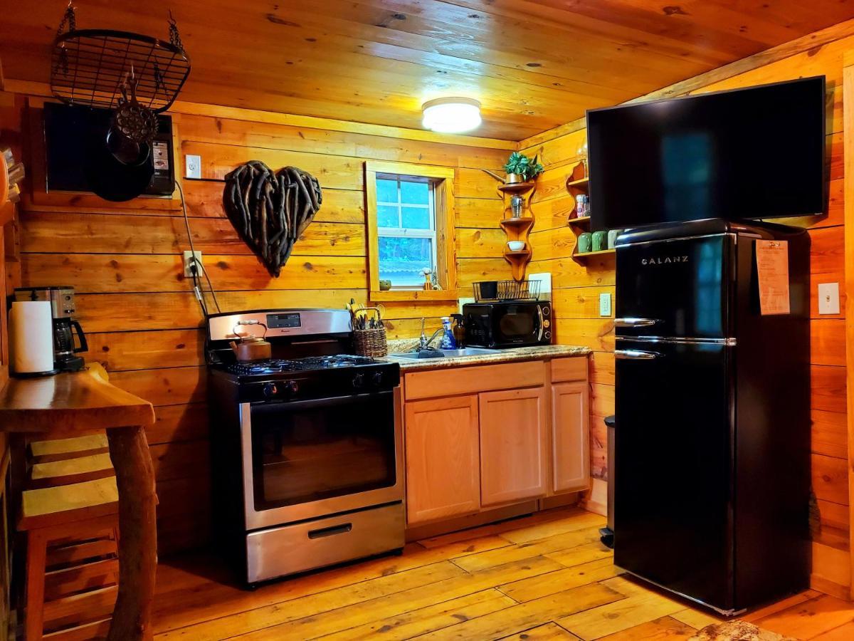 Lil' Log At Hearthstone Cabins And Camping - Pet Friendly Helen Exterior foto